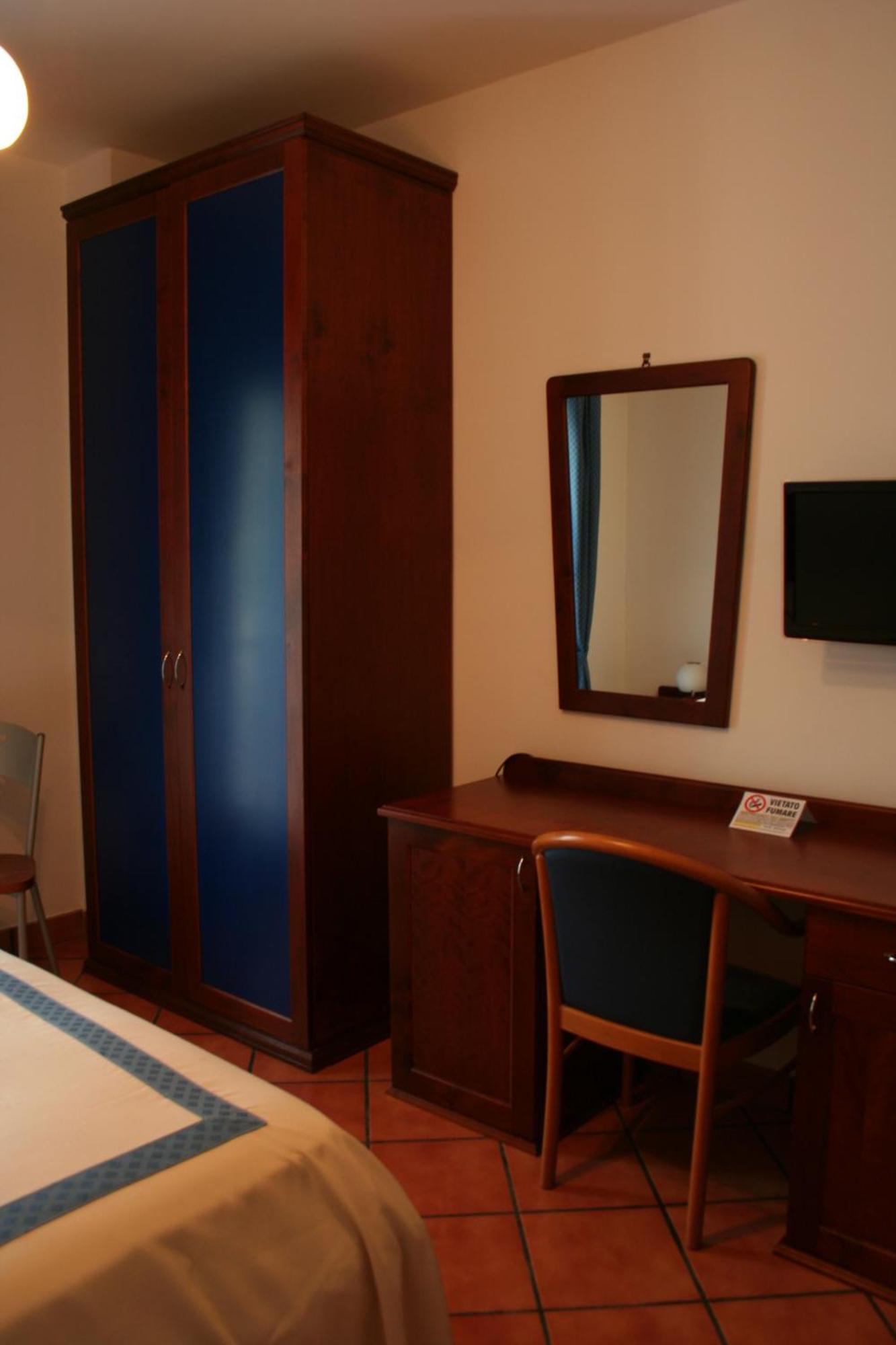 Hotel Locanda Dei Trecento Sapri Kültér fotó